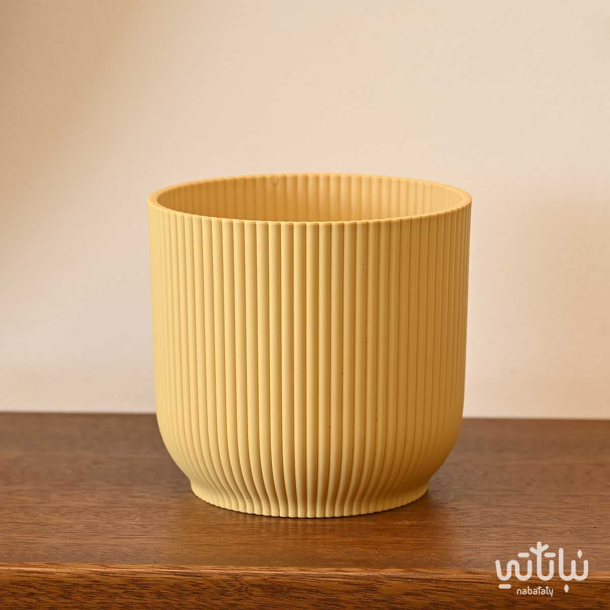 حوض بلاستيك دائري مخطط اصفر فاتح 14 سم 1